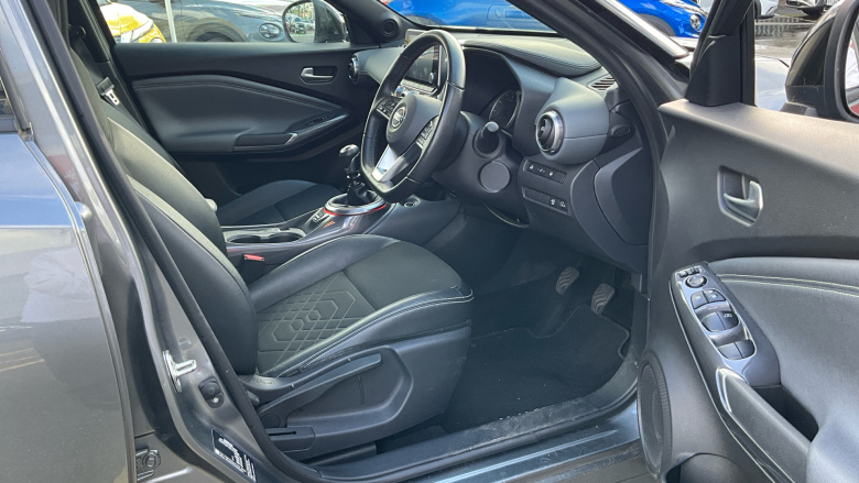 Nissan Juke 1.0 DiG-T 114 Tekna 5dr Petrol Hatchback